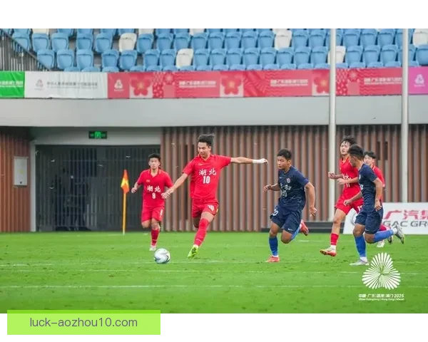 佩利根U19大胜科佩尔U19 以3-0完美演绎青少年足球实力对决